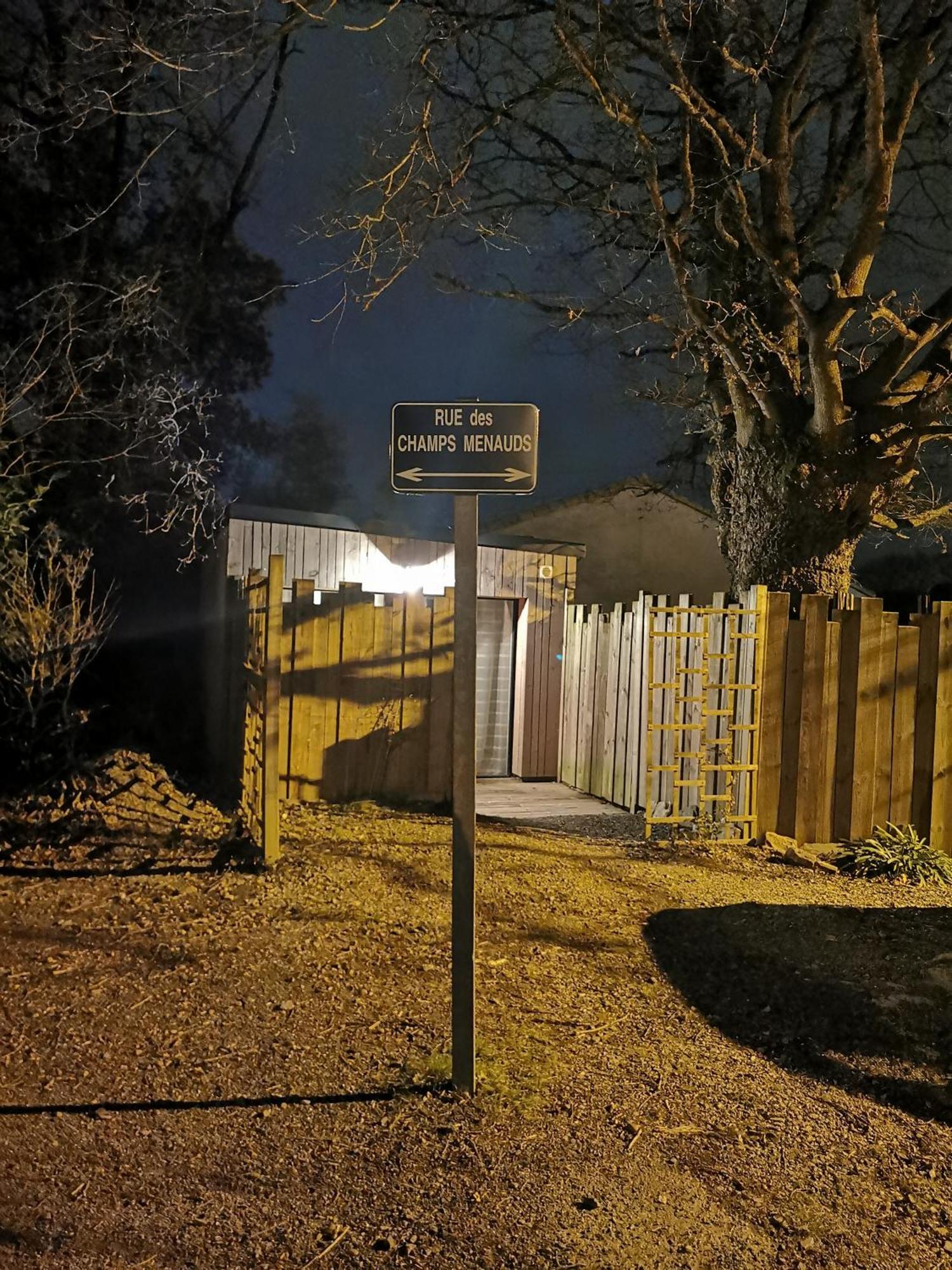 Au Poeme Du Chene, Logement Independant, Calme, Parking Gratuit Basse-Goulaine 外观 照片