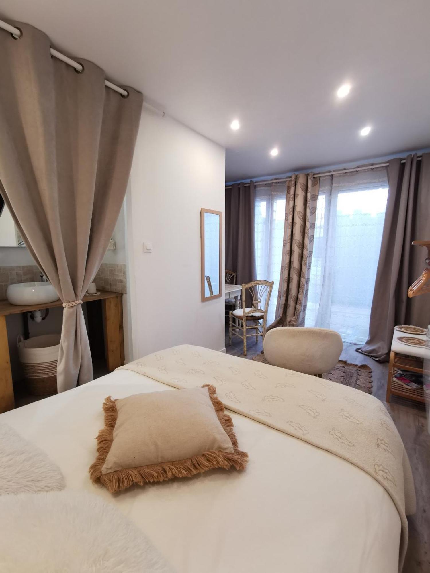 Au Poeme Du Chene, Logement Independant, Calme, Parking Gratuit Basse-Goulaine 外观 照片